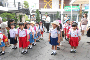 Korean bibimbap with egg and vegetables